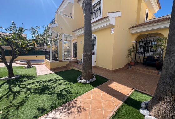 Resale - Villa - Orihuela Costa - Costa Blanca