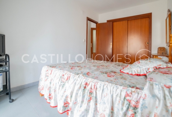 Resale - Apartment / flat - Torrevieja - Punta Prima