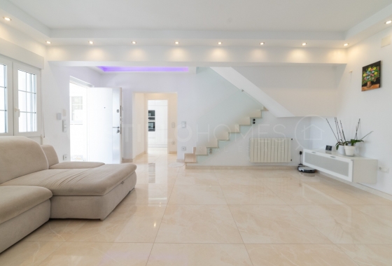 Resale - Villa - Orihuela Costa - La Zenia