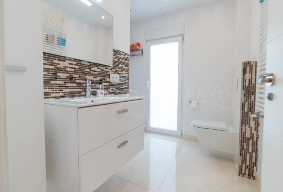 Resale - Villa - Orihuela Costa - La Zenia