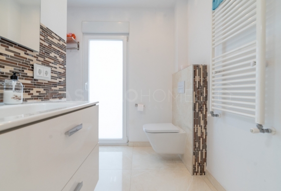 Resale - Villa - Orihuela Costa - La Zenia