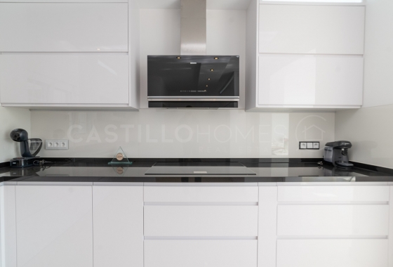 Resale - Villa - Orihuela Costa - La Zenia