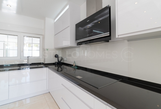 Resale - Villa - Orihuela Costa - La Zenia