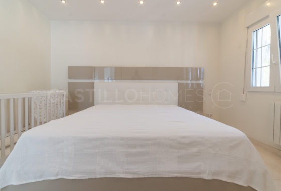 Resale - Villa - Orihuela Costa - La Zenia