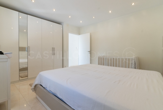 Resale - Villa - Orihuela Costa - La Zenia