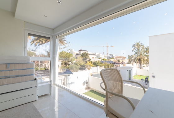 Resale - Villa - Orihuela Costa - La Zenia