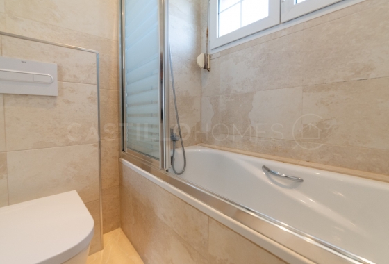 Resale - Villa - Orihuela Costa - La Zenia