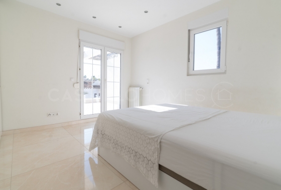 Resale - Villa - Orihuela Costa - La Zenia
