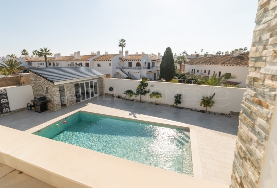 Resale - Villa - Orihuela Costa - La Zenia
