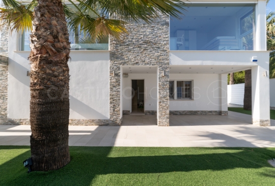 Resale - Villa - Orihuela Costa - La Zenia