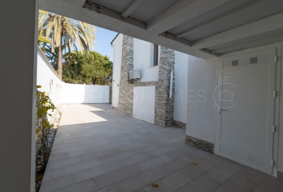 Resale - Villa - Orihuela Costa - La Zenia