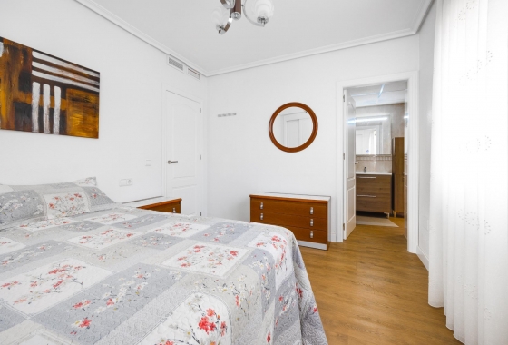 Resale - Apartment / flat - Torrevieja - Centro