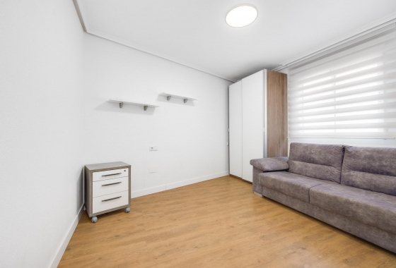 Resale - Apartment / flat - Torrevieja - Centro