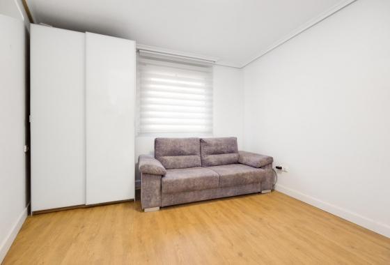 Resale - Apartment / flat - Torrevieja - Centro