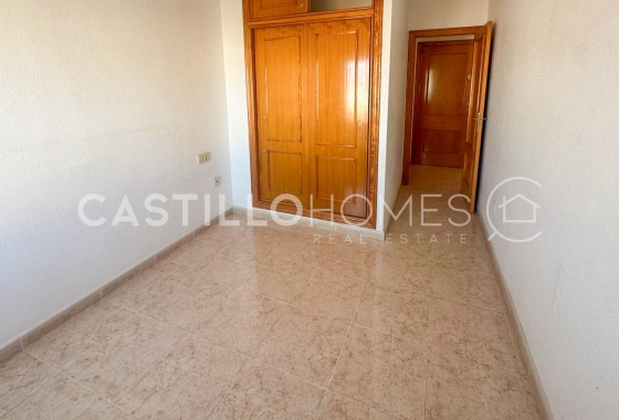 Resale - Apartment / flat - Torrevieja - La Mata