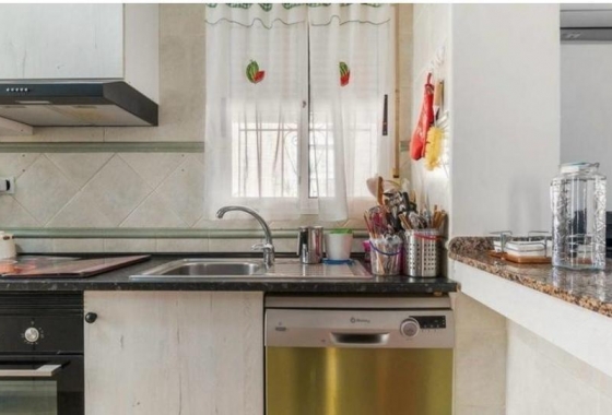 Resale - Townhouse - San Miguel de Salinas - Las Filipinas