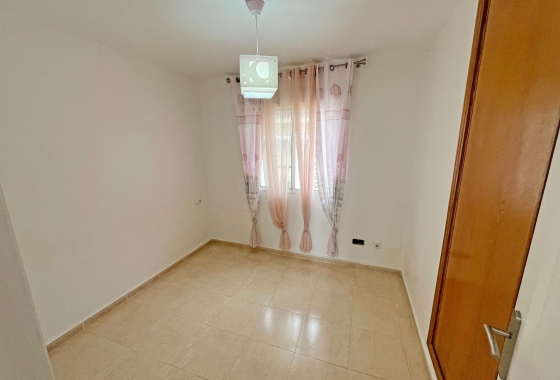 Resale - Townhouse - San Miguel de Salinas - Las Filipinas