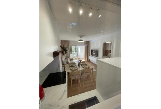 Resale - Apartment / flat - Torrevieja - Miramar - Torre Del Moro