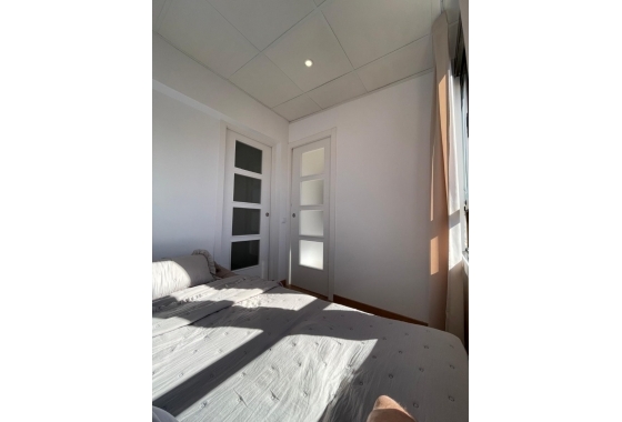 Resale - Apartment / flat - Torrevieja - Miramar - Torre Del Moro