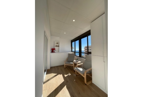 Resale - Apartment / flat - Torrevieja - Miramar - Torre Del Moro