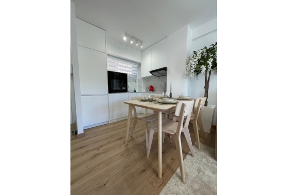 Resale - Apartment / flat - Torrevieja - Miramar - Torre Del Moro