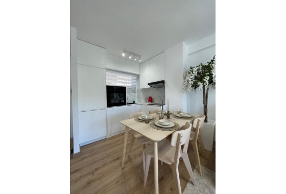 Resale - Apartment / flat - Torrevieja - Miramar - Torre Del Moro