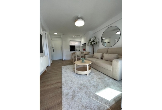 Resale - Apartment / flat - Torrevieja - Miramar - Torre Del Moro