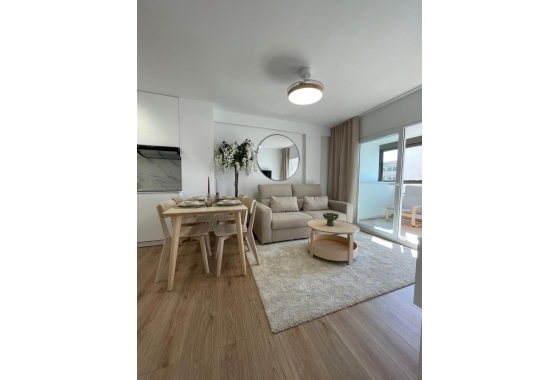 Resale - Apartment / flat - Torrevieja - Miramar - Torre Del Moro
