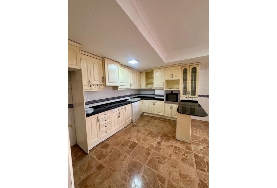 Herverkoop - Appartement / flat - Torrevieja - Centro