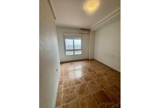 Herverkoop - Appartement / flat - Torrevieja - Centro