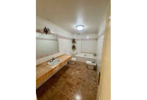 Herverkoop - Appartement / flat - Torrevieja - Centro