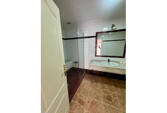 Herverkoop - Appartement / flat - Torrevieja - Centro