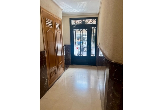 Herverkoop - Appartement / flat - Torrevieja - Centro