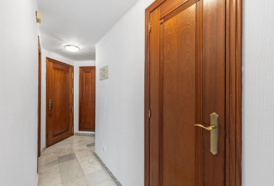 Resale - Apartment / flat - Torrevieja - Urb. Rosaleda