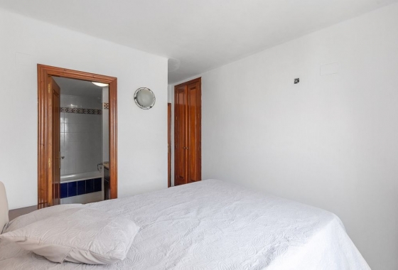 Resale - Apartment / flat - Torrevieja - Urb. Rosaleda