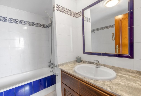 Resale - Apartment / flat - Torrevieja - Urb. Rosaleda