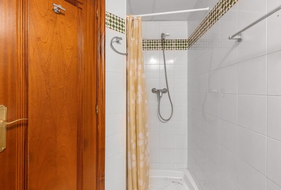 Resale - Apartment / flat - Torrevieja - Urb. Rosaleda