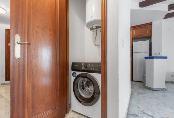 Resale - Apartment / flat - Torrevieja - Urb. Rosaleda