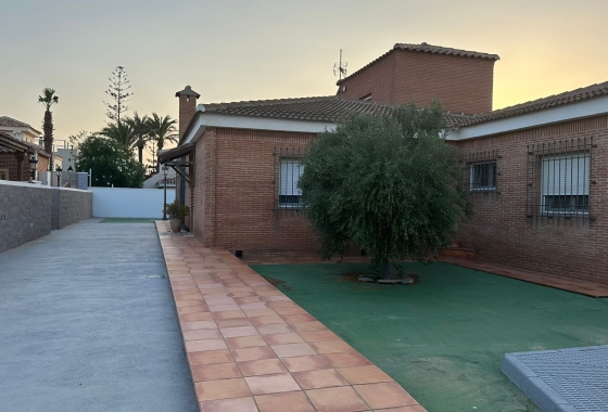 Återförsäljning - Villa - La Manga del Mar Menor - Costa Calida