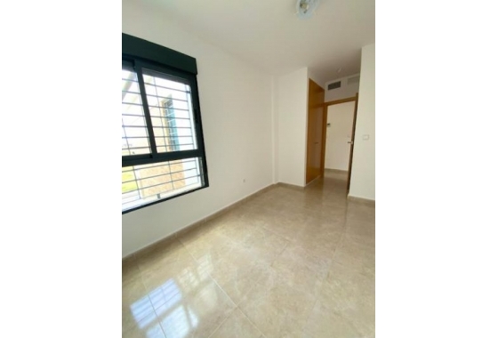 Reventa - Villa - Roldan - Inland