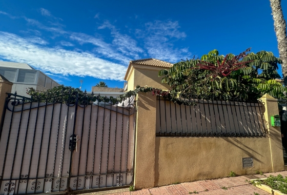 Resale - Townhouse - Torrevieja - Costa Blanca