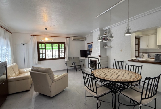 Herverkoop - Villa - Orihuela - Inland