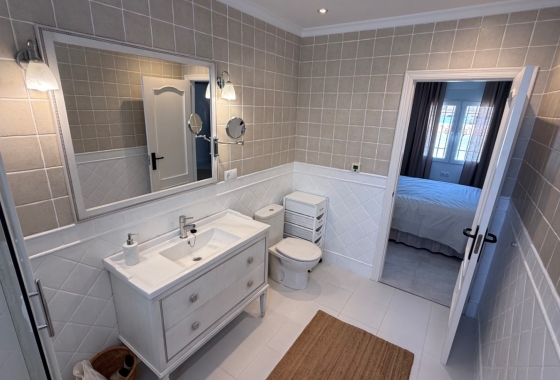 Resale - Villa - Torrevieja - Costa Blanca