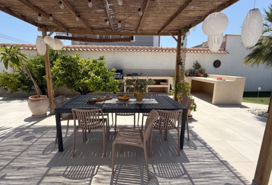 Resale - Villa - Torrevieja - Costa Blanca