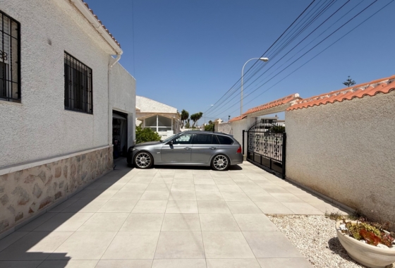 Resale - Villa - Torrevieja - Costa Blanca