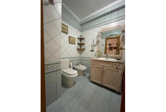 Herverkoop - Appartement / flat - Torrevieja - Las Piscinas Naturales