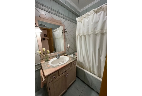 Herverkoop - Appartement / flat - Torrevieja - Las Piscinas Naturales