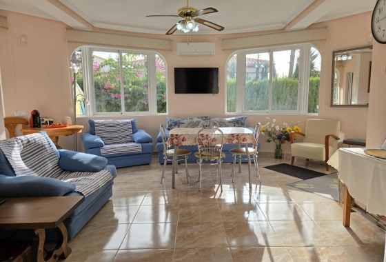 Reventa - Villa - Orihuela Costa - Playa Flamenca