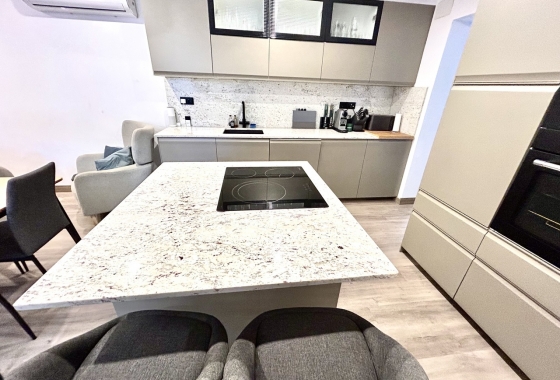 Resale - Townhouse - San Miguel de Salinas - Inland