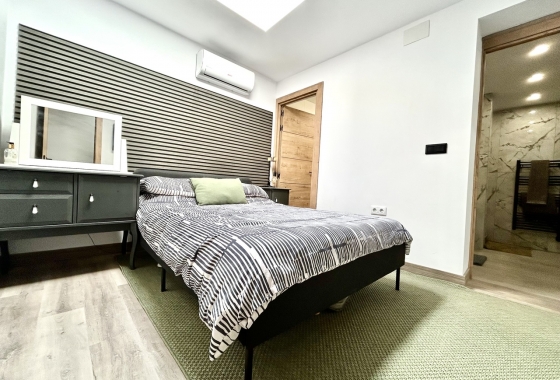 Resale - Townhouse - San Miguel de Salinas - Inland